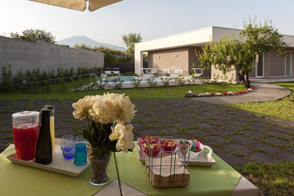 Etna Charme Bed & Breakfast Маскалучия Стая снимка